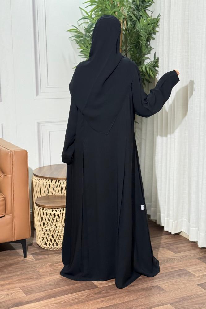 عباية كريب بكسرتين من قدام ومن الخلف