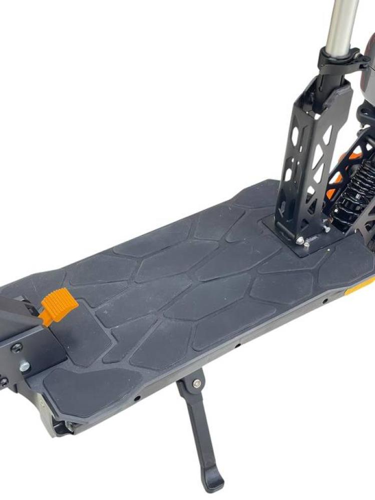 The Beast Scooter M5 Pro with a 1800-watt motor power