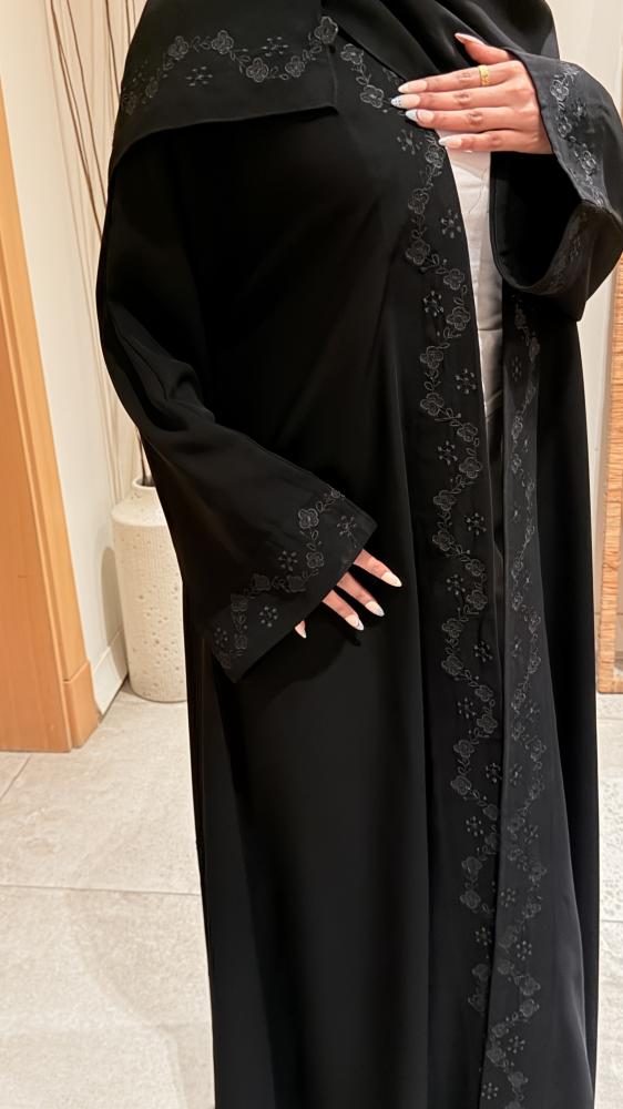 تطريز اسود قماش ملكي