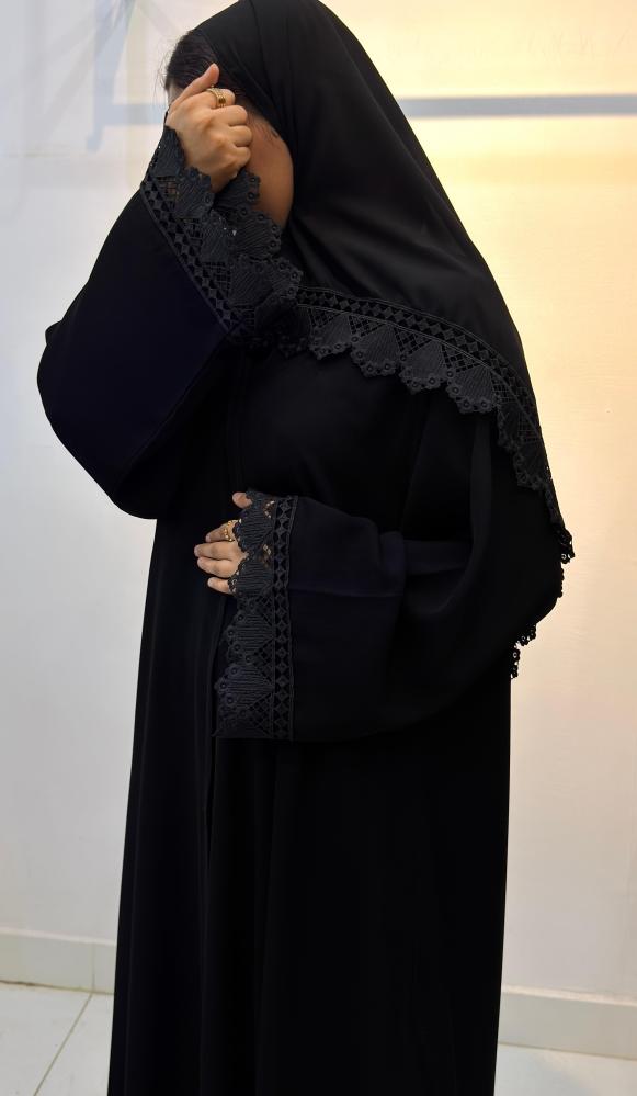 عبايه تطريز اسود
