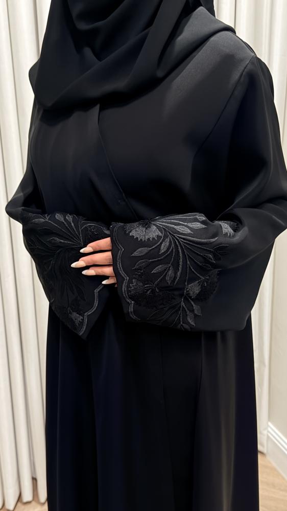 تطريز اسود كم