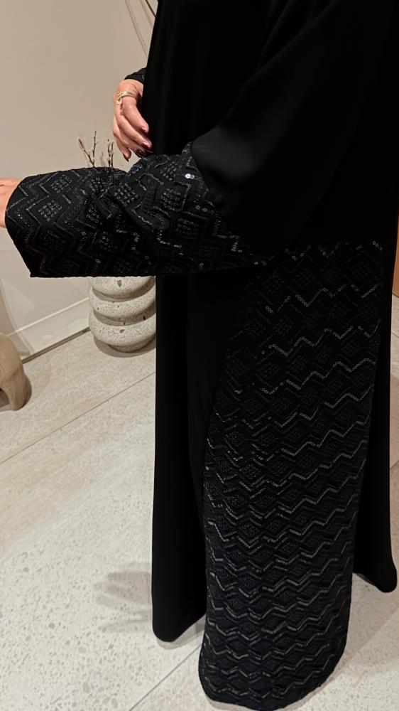 عباية شك أسود