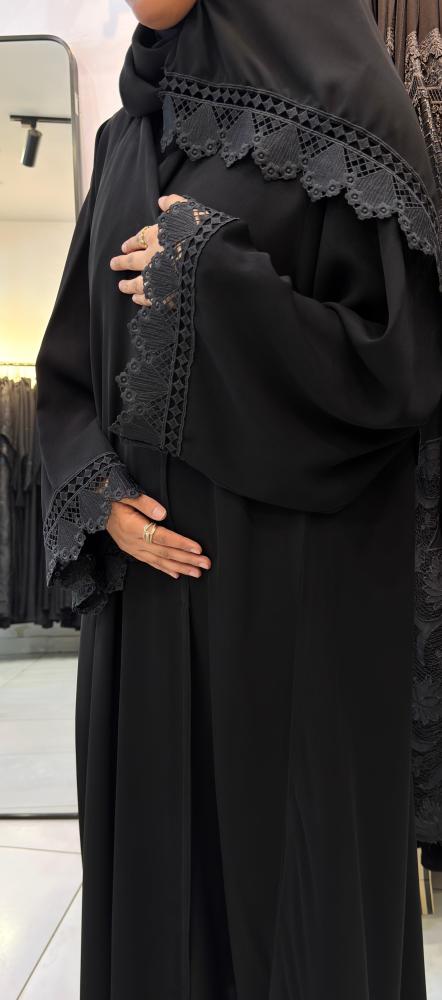 عبايه تطريز اسود