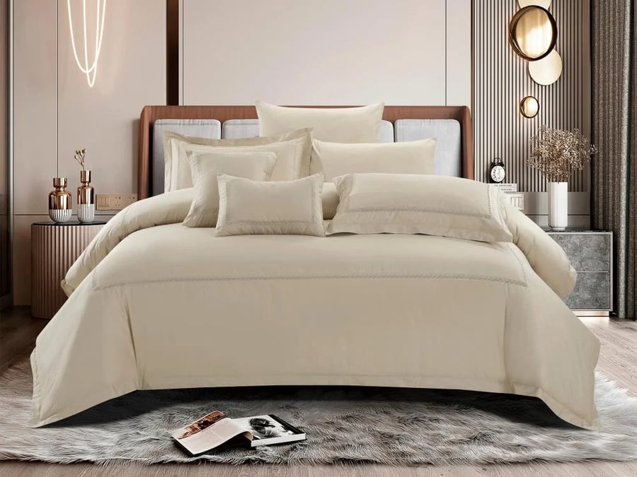 مفرش ISABELLA قطن فاخر مطرز مزدوج - 200×200 سم - 11 قطعة - بيج فاتح
