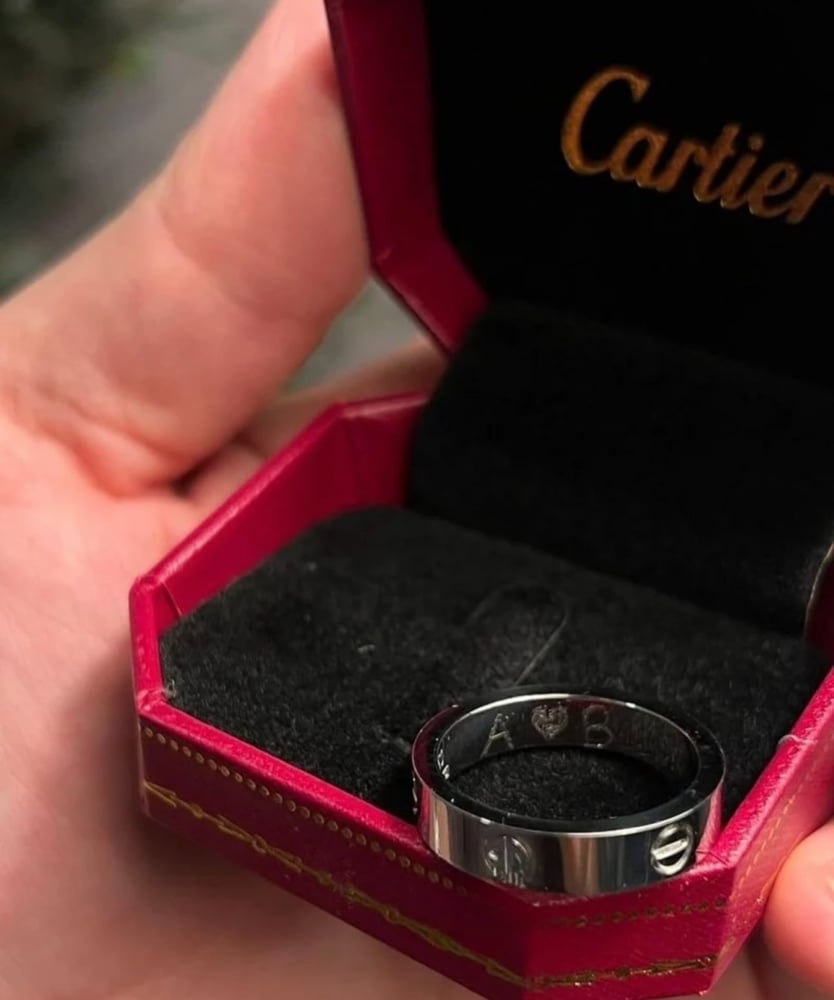 خاتم كارتييه رجالي او نسائي   ( Cartier ) love  مع ملحقات عاديه