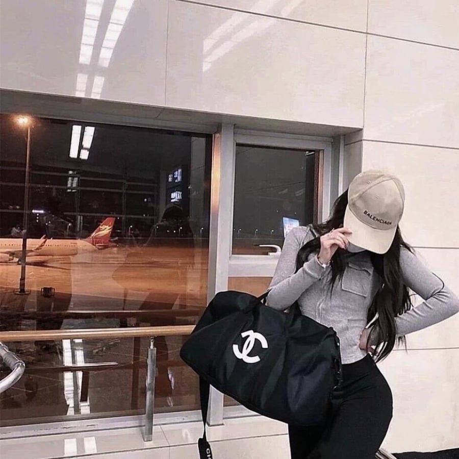 شنطه من شانيل رياضية وللسفر