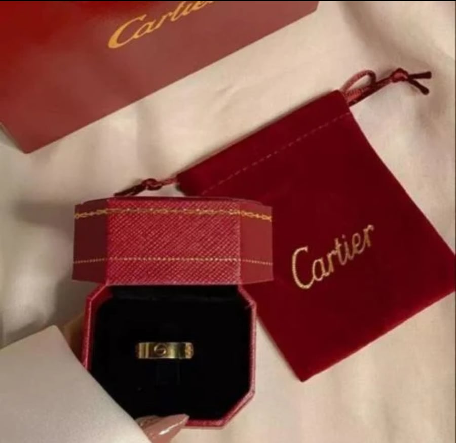 خاتم كارتييه رجالي او نسائي   ( Cartier ) love  مع ملحقات عاديه