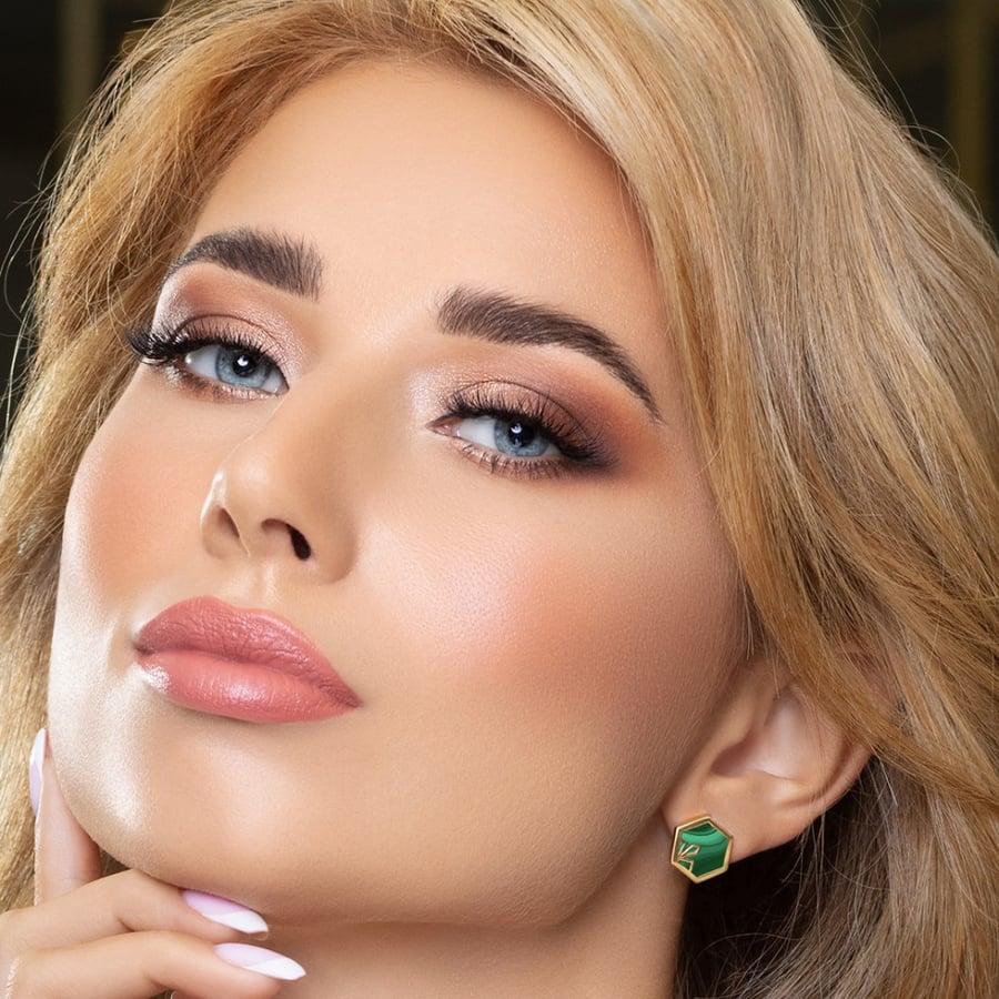 حلق وسط خطوط ملاكايت