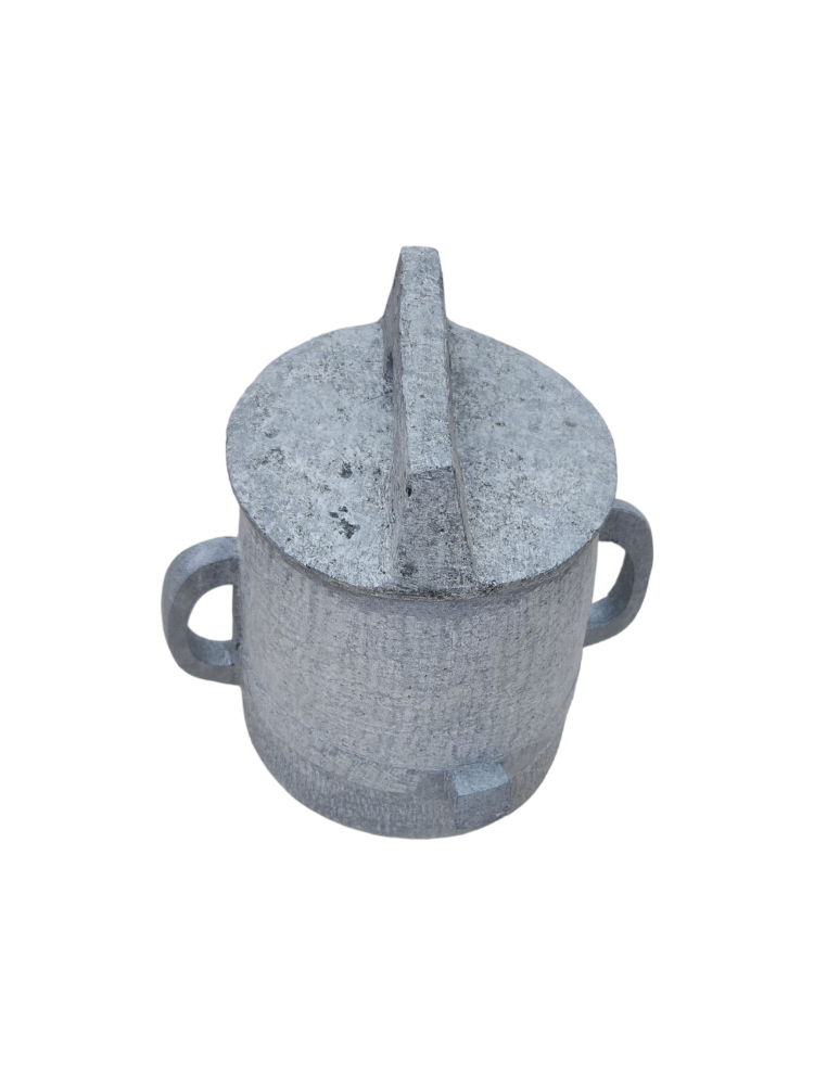 A round of stone with a capacity of 8 litres