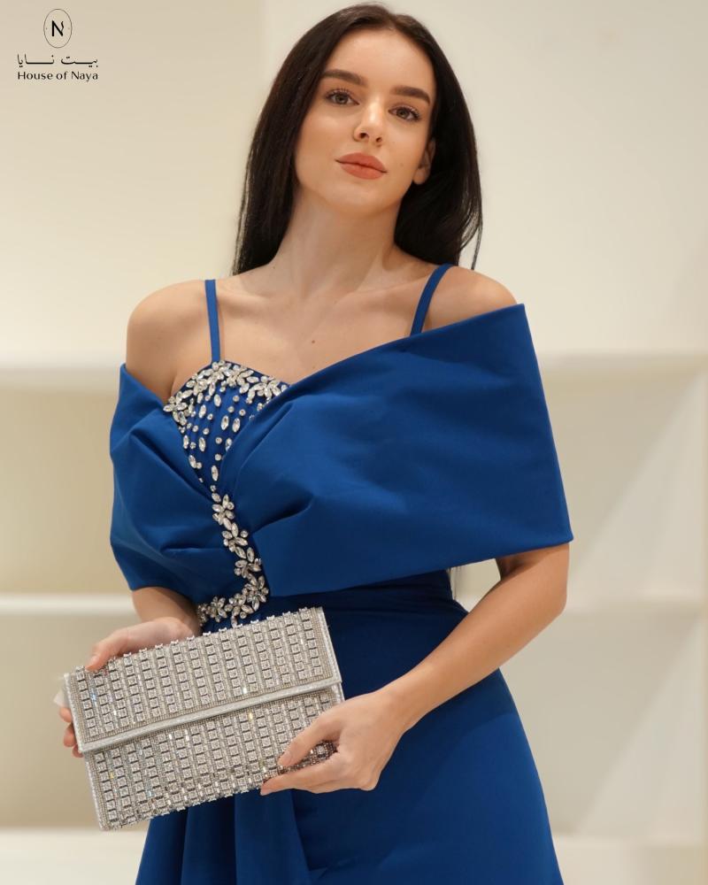 فستان سهرة مزين بالكريستال