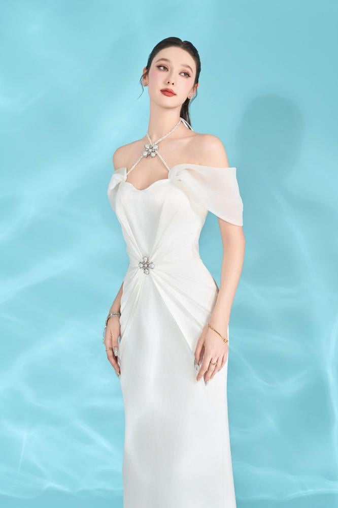 Amelia's dress