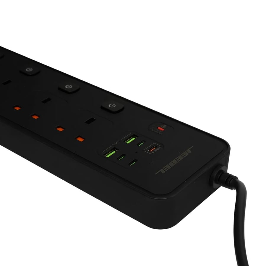 توصيلة كهرباء سوداء بها 4 مقابس UK و 6 منافذ شحن USB
