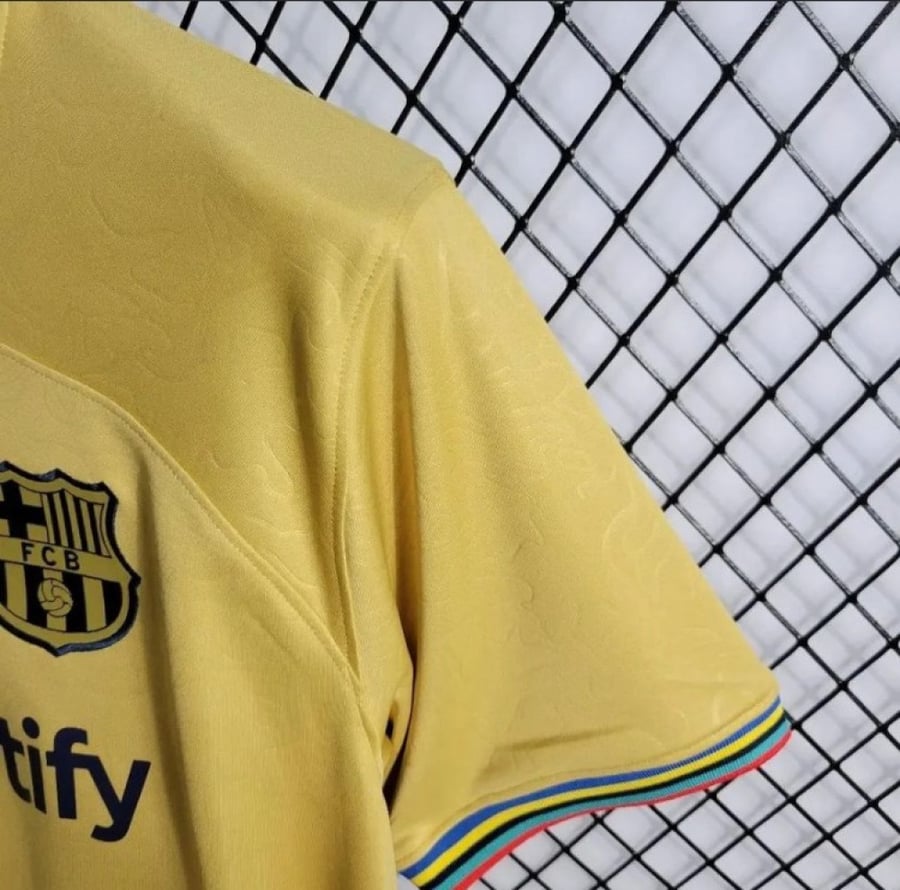 تيشيرت برشلونة الطقم الاحتياطي موسم 2023