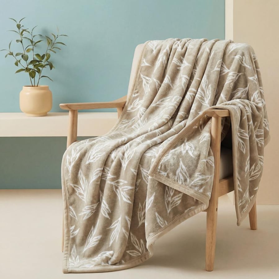 Super soft velvet blanket with floral design