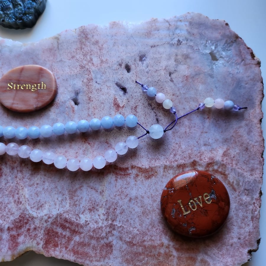 سبحة الجمال والأناقة من حجر الروز كوارتز Rose Quartz و الأكوامارين Aquamarine المميز