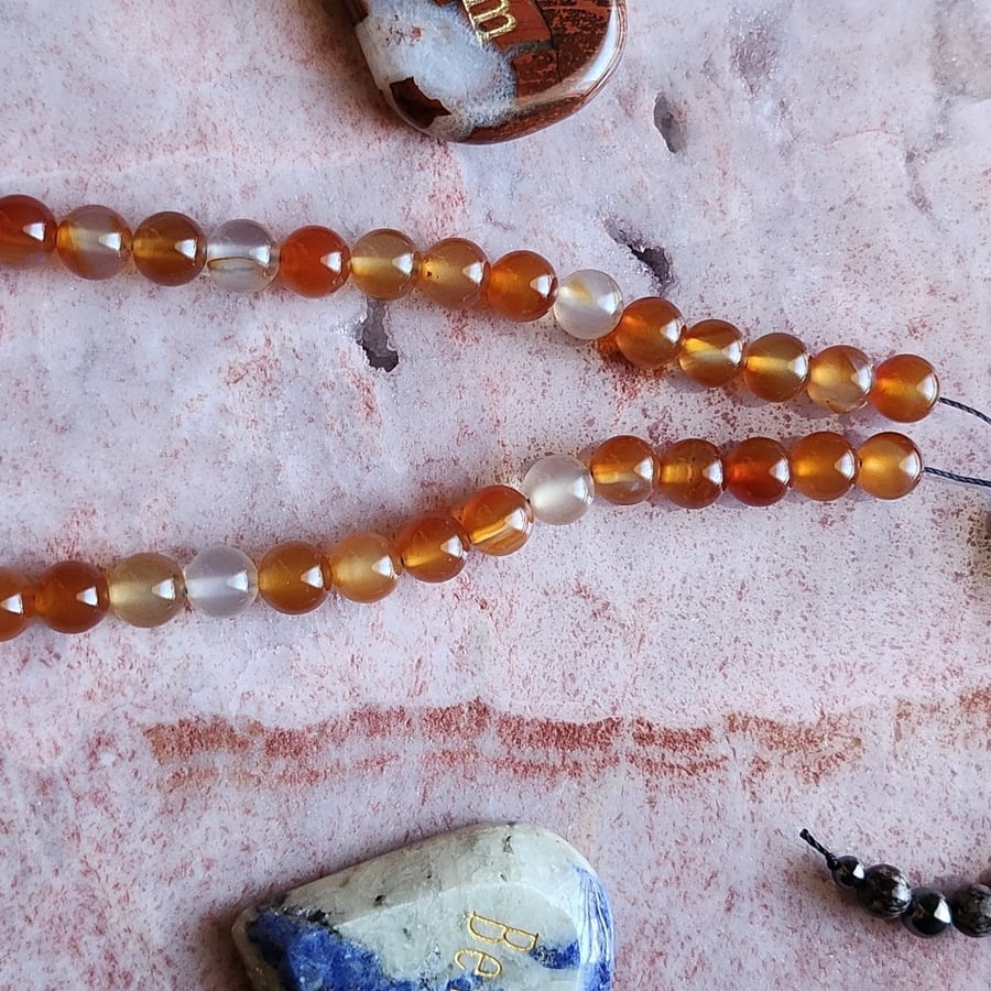 سبحة حجر الكرنيلين الزاهي Carnelian