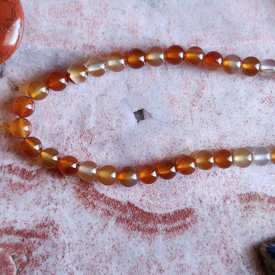 سبحة حجر الكرنيلين الزاهي Carnelian