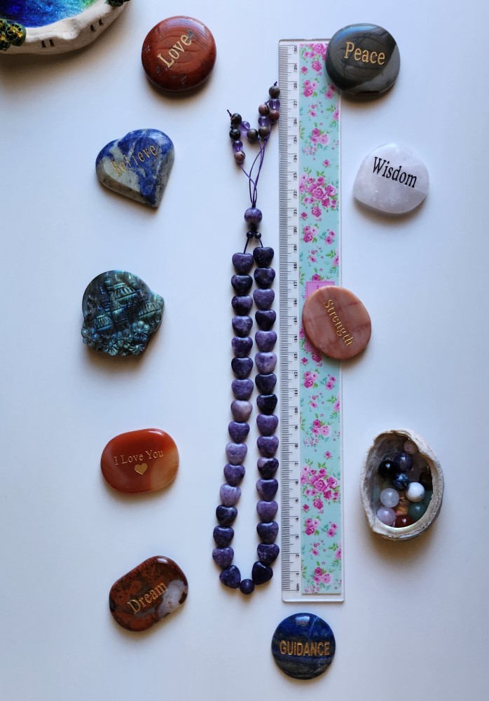 سبحة المحبة اللانهائية من حجر الليبدلايت Lepidolite المميز