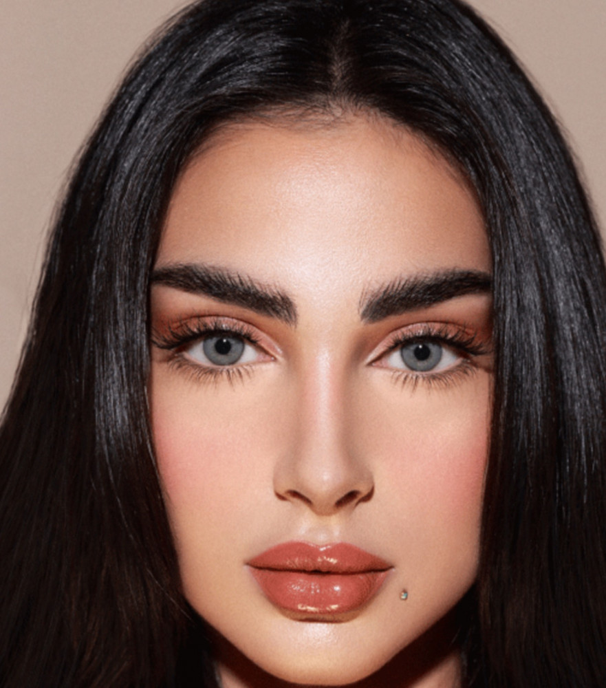 عدسات زينب العلوان من امارا آيس بلو