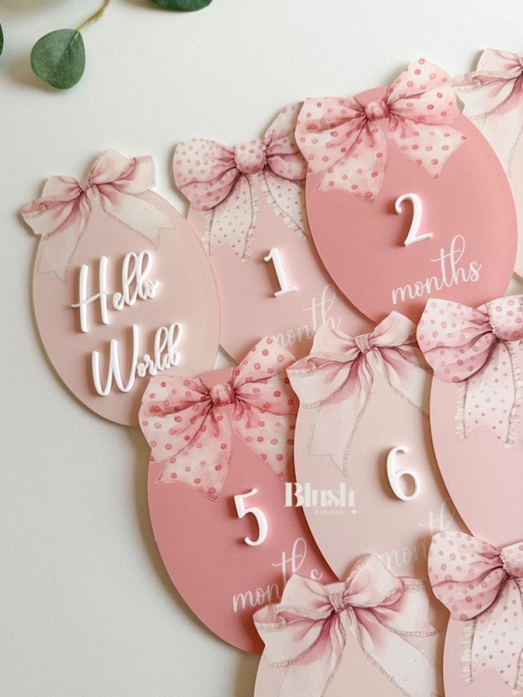 The collection of months with a bow theme