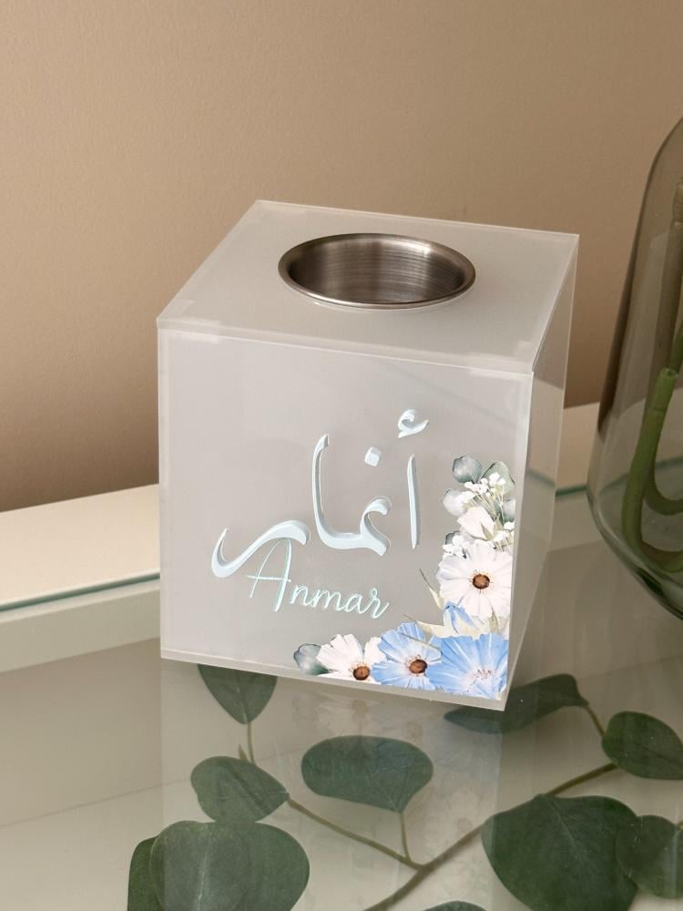 مبخرة اكريلك / مع تصميم الورد السماوي /وكتابة اسمين بالاكريلك