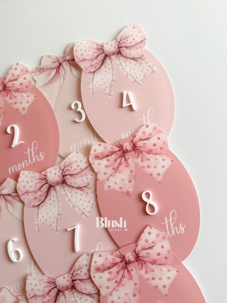 The collection of months with a bow theme