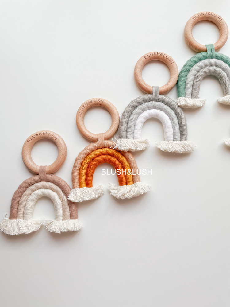 Baby Rainbow Teether/عضاضة رينبو