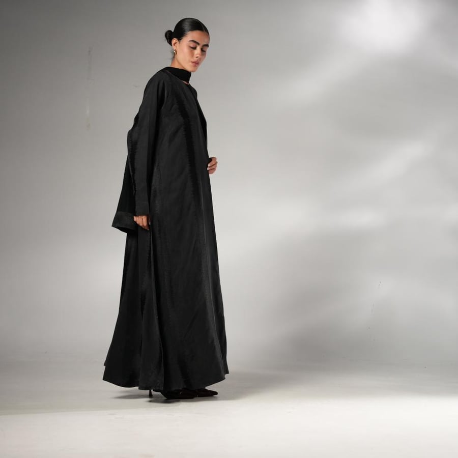 H143 Black