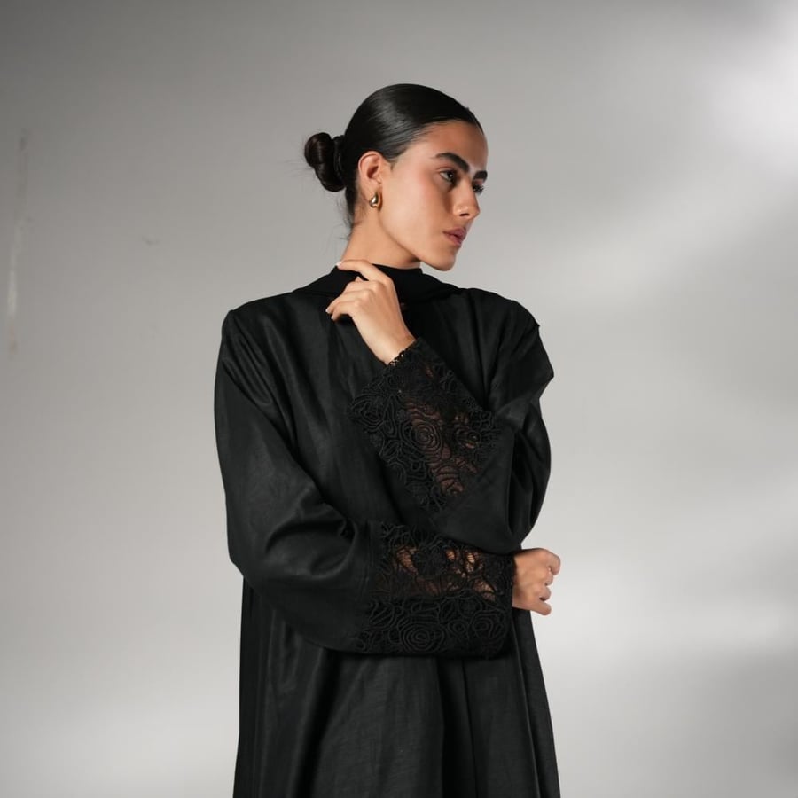 H142 Black