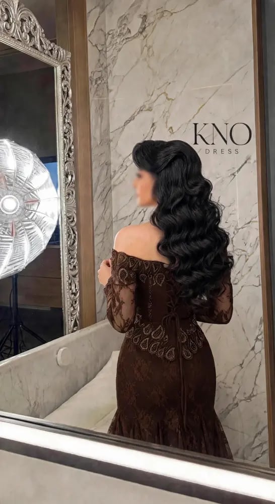فستان بني سهره بتطريز مع دانتيل