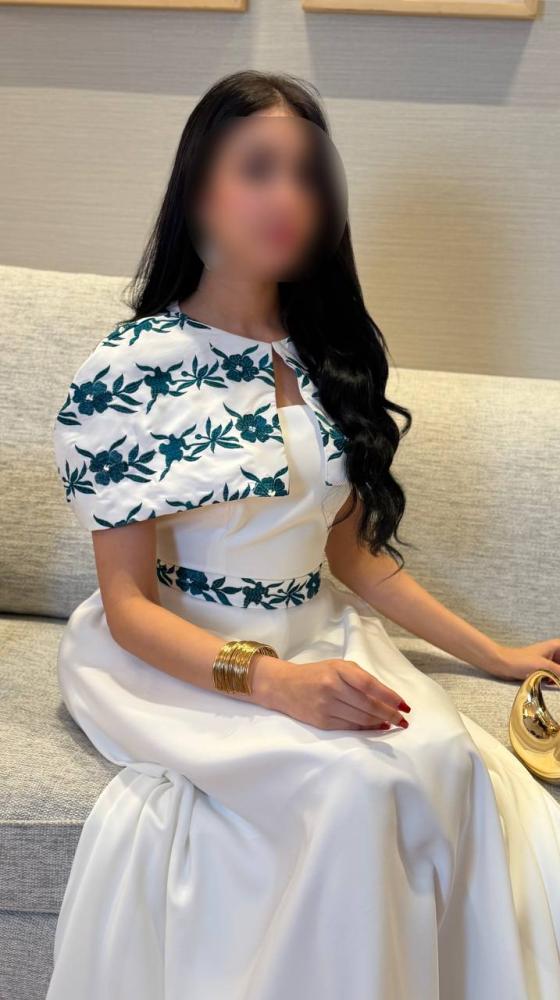 فستان باربي مع تطريز خيوط هندية