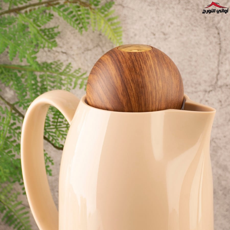 Beige coffee and tea thermos set