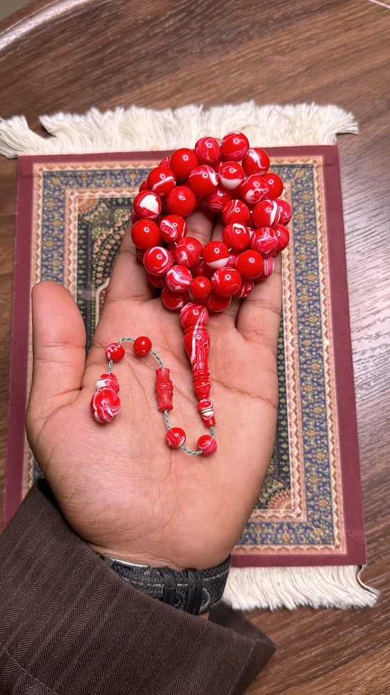 فاتوران احمر مموج
