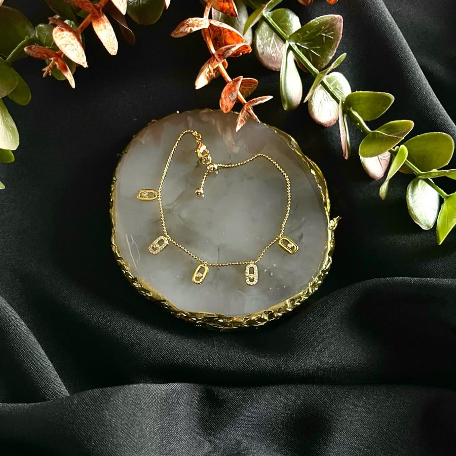 إسواره ناعمه ذهبي تصميم(Messika )