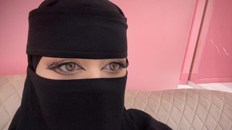 عدسات تروفي بني رينة