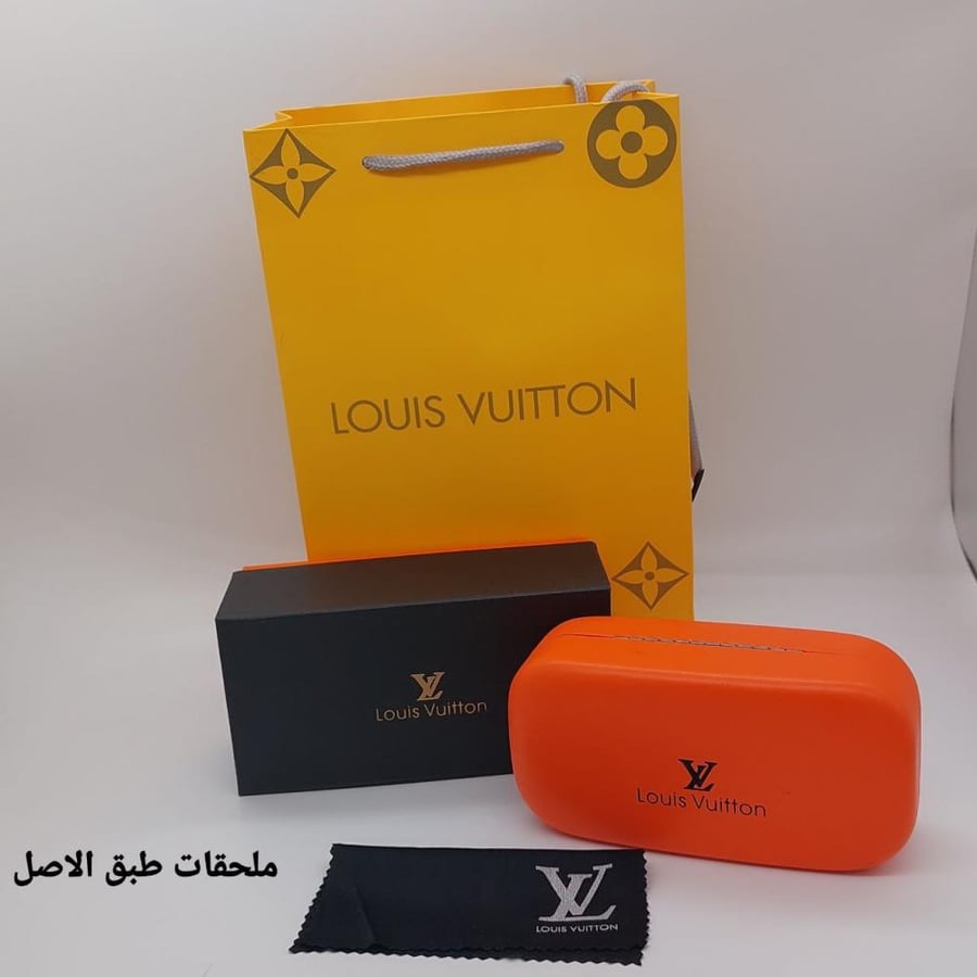 نظارة راقيه جود عالية مع الملحقات طبق الاصل