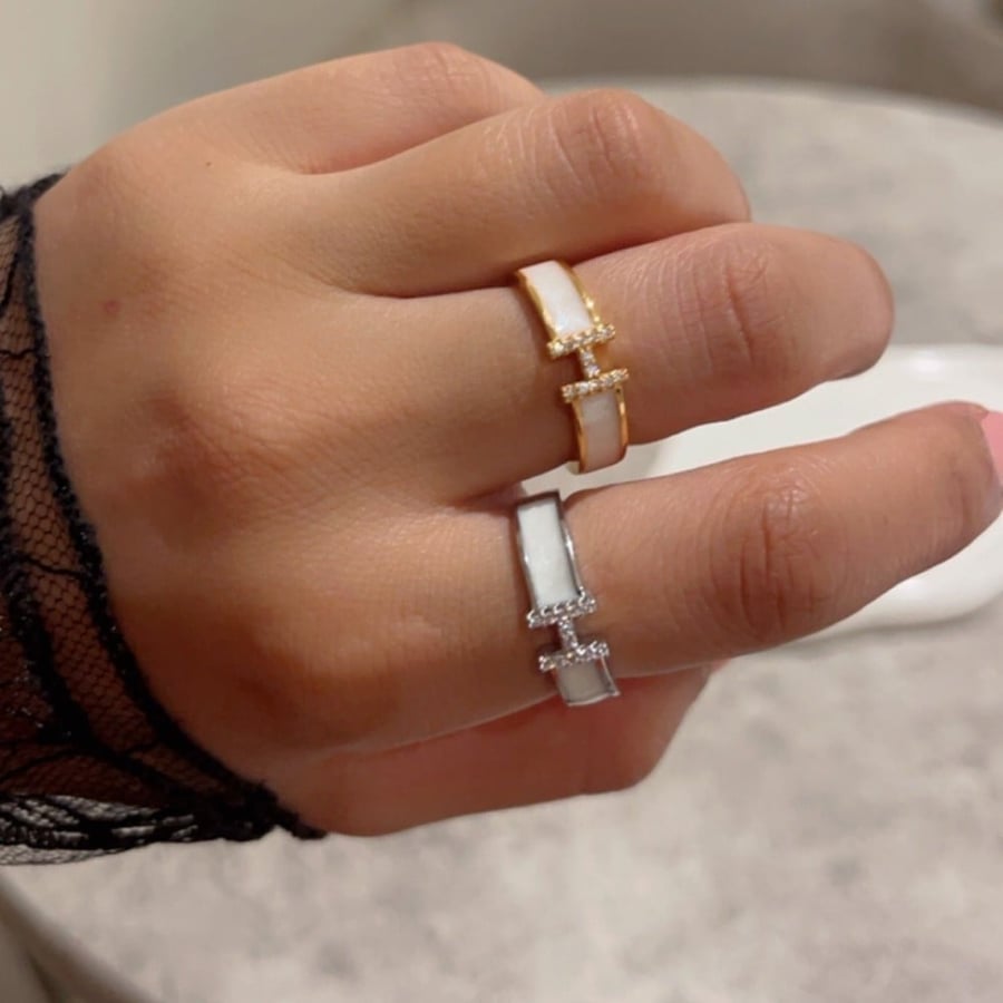 Free size ring