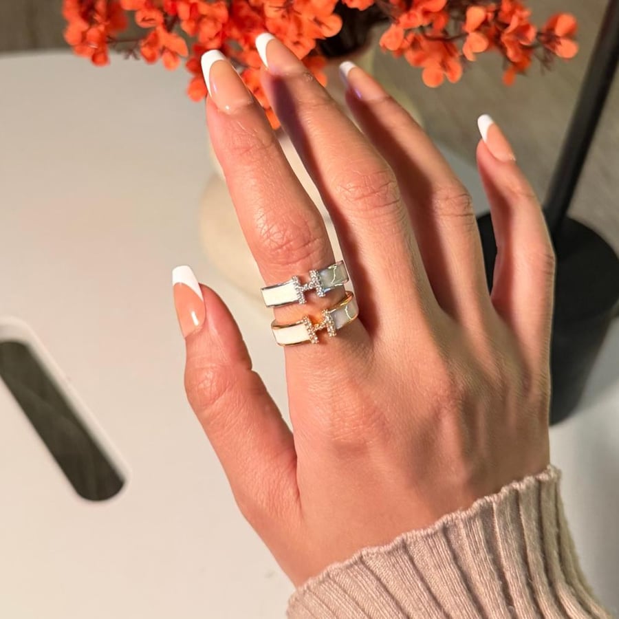Free size ring