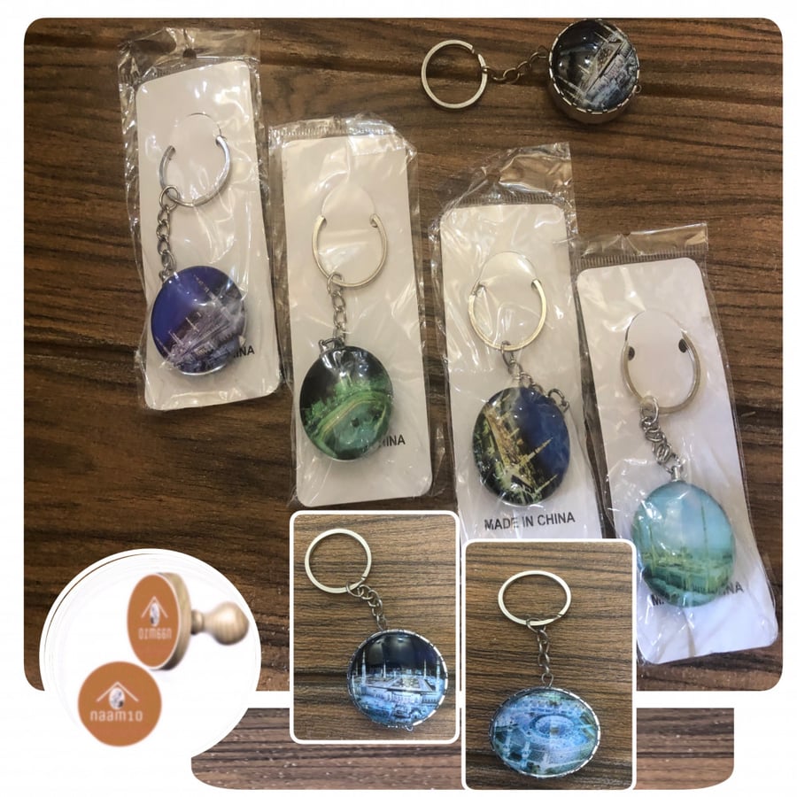 Glass keychain medal with images of the Two Holy Mosques (price per piece)