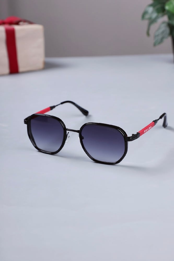 نظارة شمسية PRADA