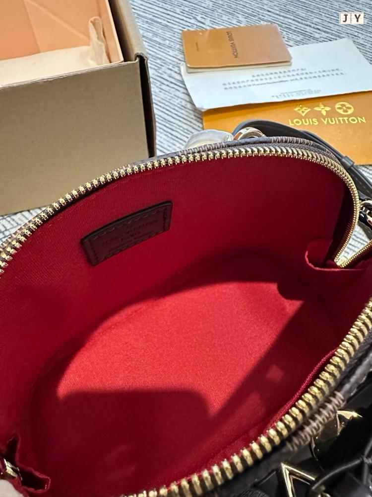 LOUIS VUITTON   |    لويس فيتون