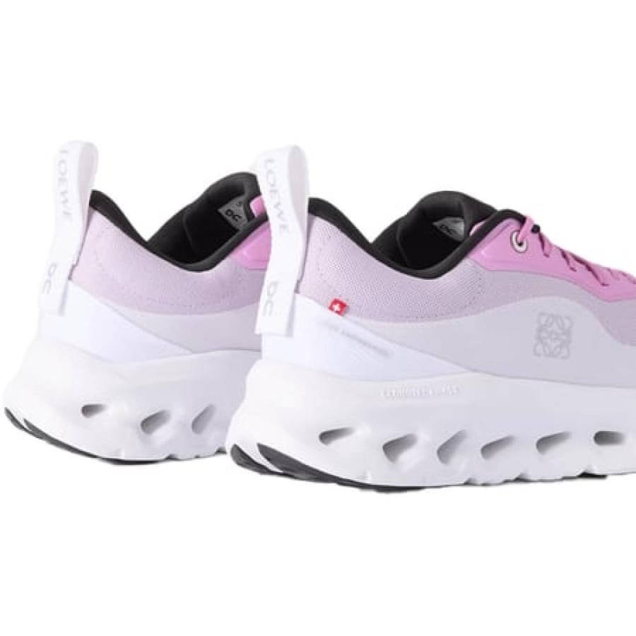Loewe X On Running white pink