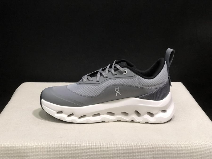 Loewe X On Running grey v1
