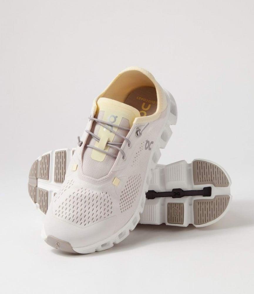 On Running Cloud 5 coast Undyed/White