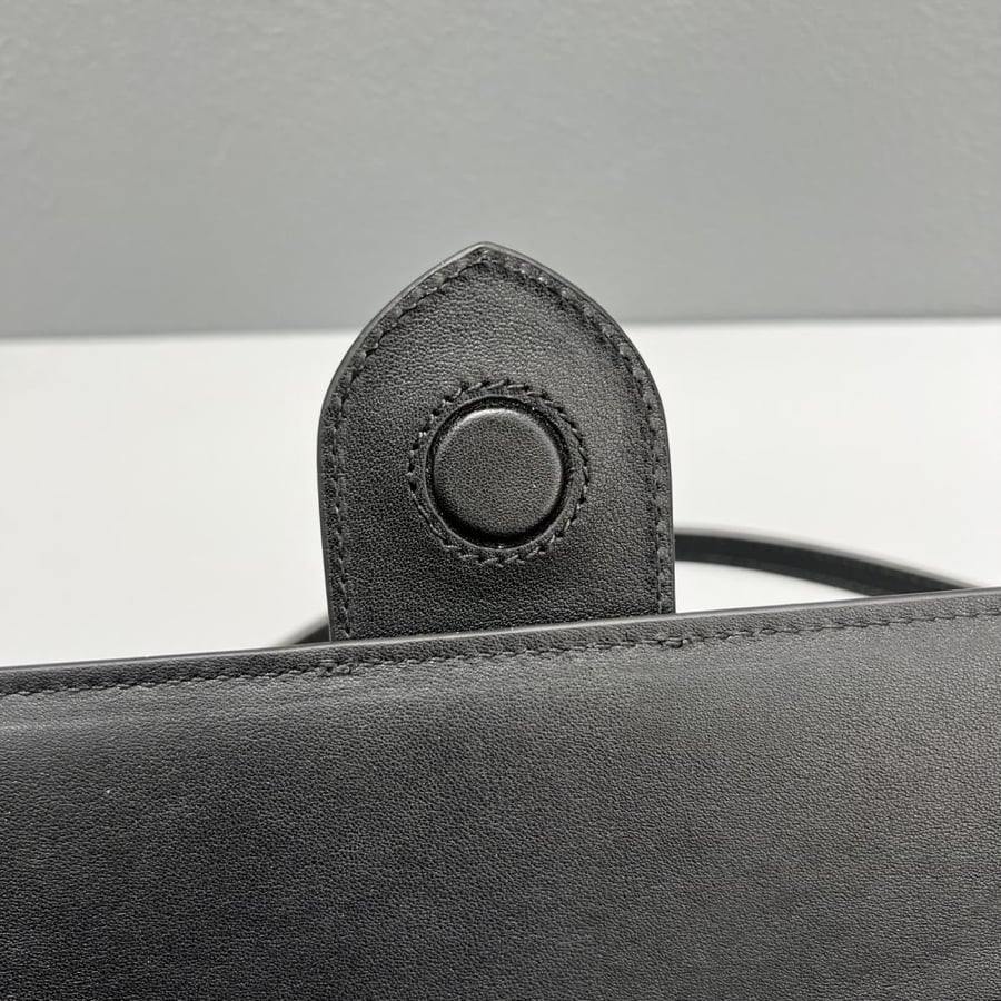 JACQUEMUS Le Grand Bambino Bag-Black