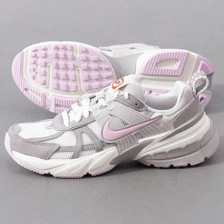 Nike Wmns V2K Run 'Valentine's Day 2025'