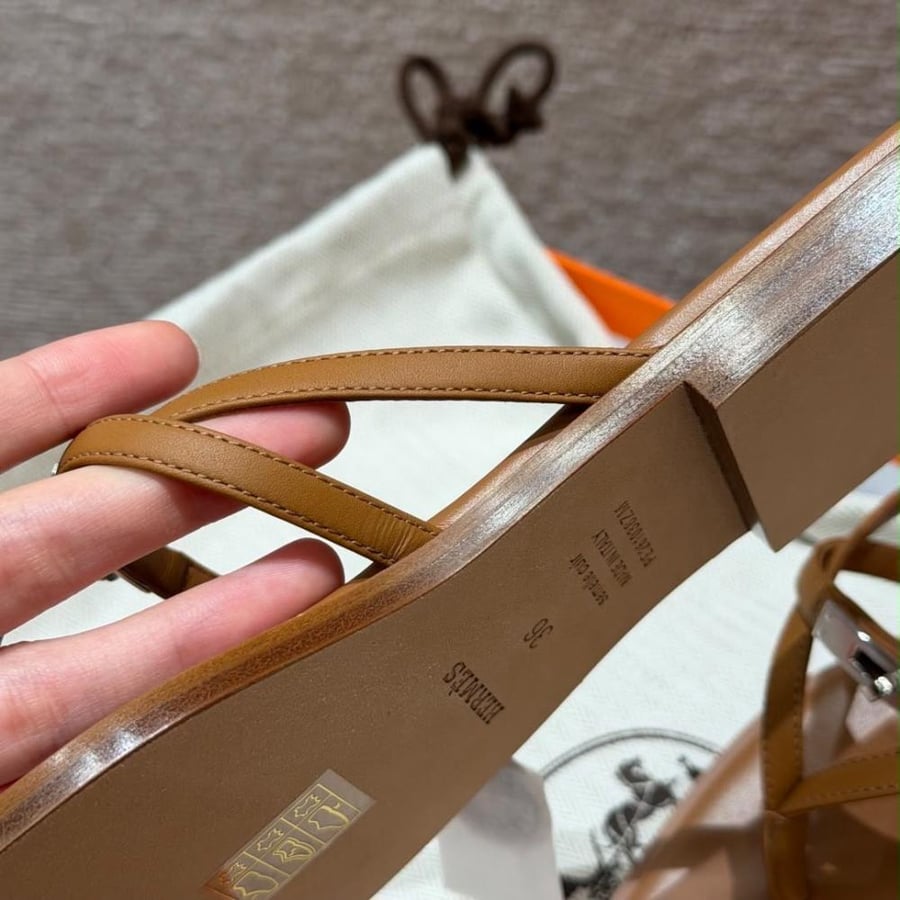 ‏ Hermès brown Miss sandal