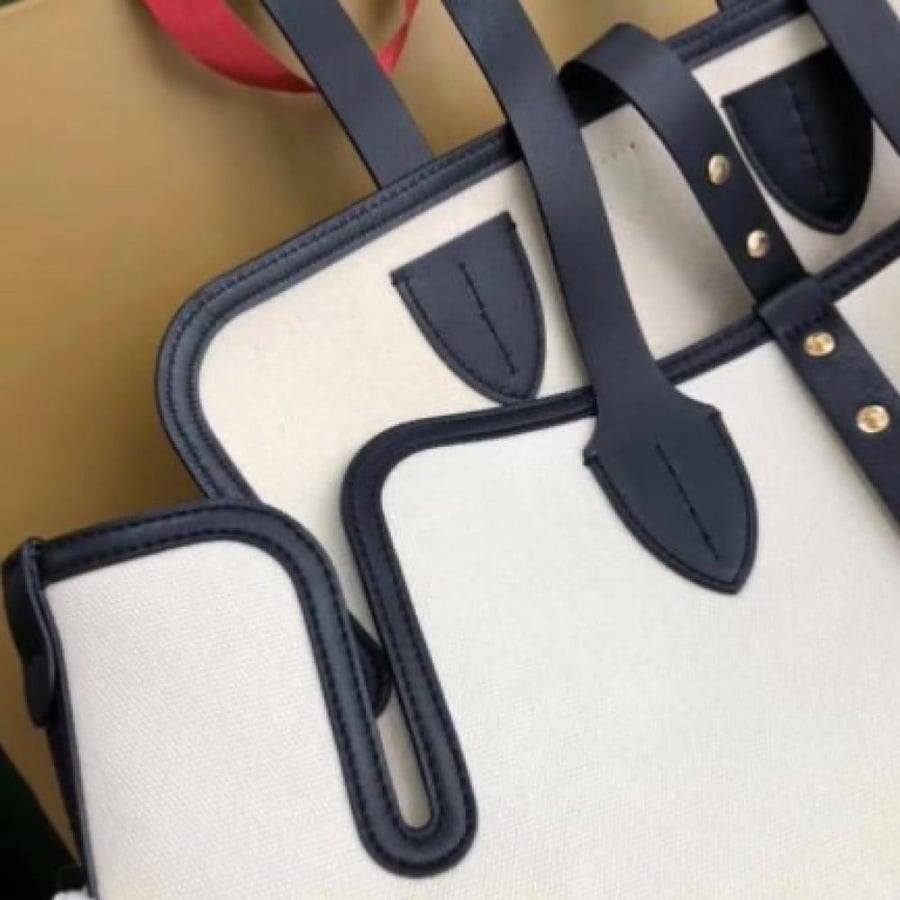 Burberry London SW1 tote bag