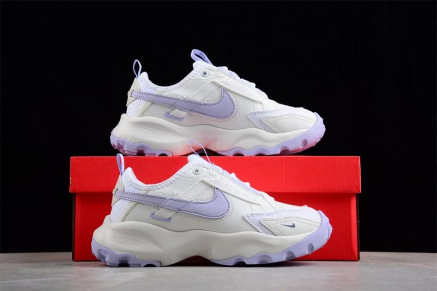 Nike TC 7900 PRM  Summit White Oxygen Purple