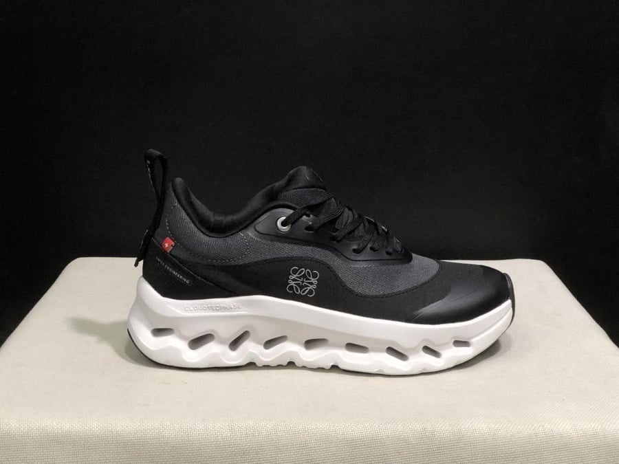 Loewe X On Running Black